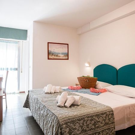 Blu Star Hotel Gabicce Mare Exterior foto